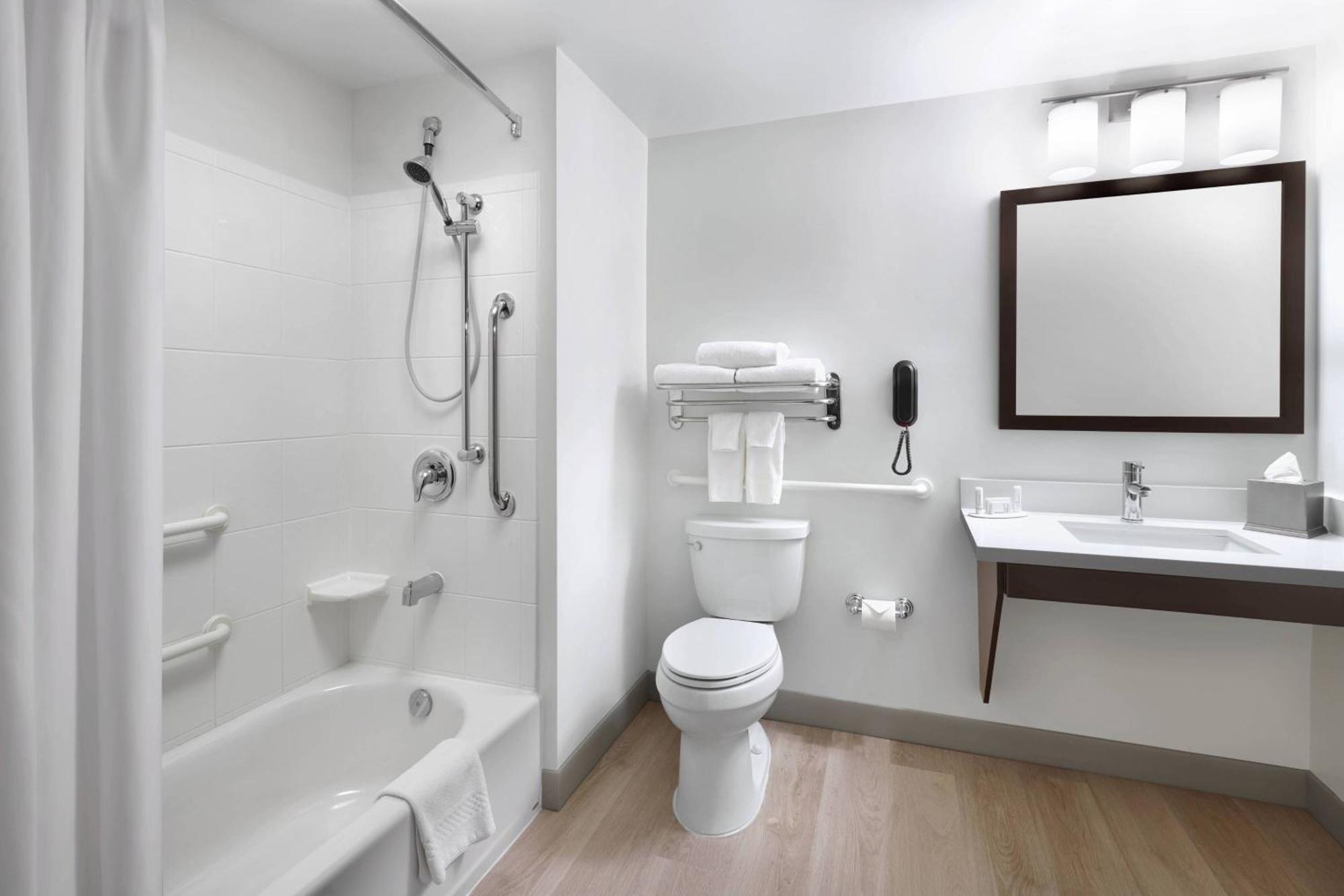 Towneplace Suites By Marriott Mississauga-Airport Corporate Centre Eksteriør billede
